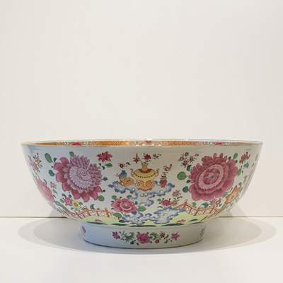 Large famille rose export porcelain bowl, China, Qianlong, circa 1760