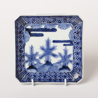 Arita blue and white porcelain dish, Japan, Edo period, late 18th century