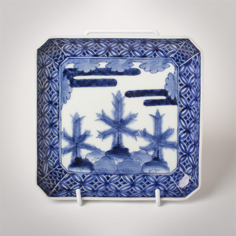 Arita blue and white porcelain dish, Japan, Edo period, late 18th century