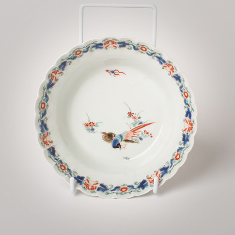 Imari bowl in the Kakiemon style, Japan, Meiji era, late 19th century